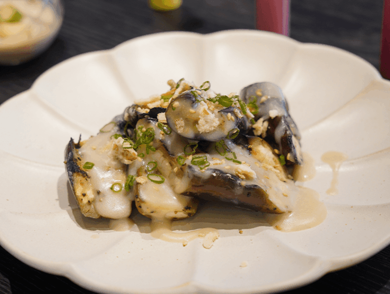 Plat vegan : aubergine japonaise au St-Rémy façon gomae