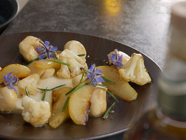 RECETTE DE NOIX DE ST-JACQUES, CHOU-FLEUR, POIRE WILLIAMS & BELLE DE BRILLET