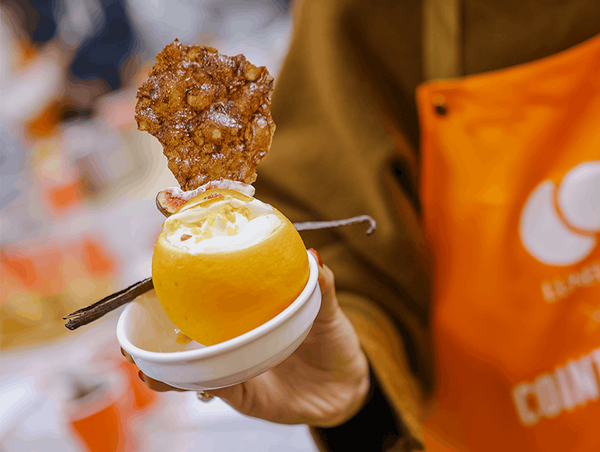 recette du MOF glacier Emmanuel Ryon : soufflé glacé dans une orange