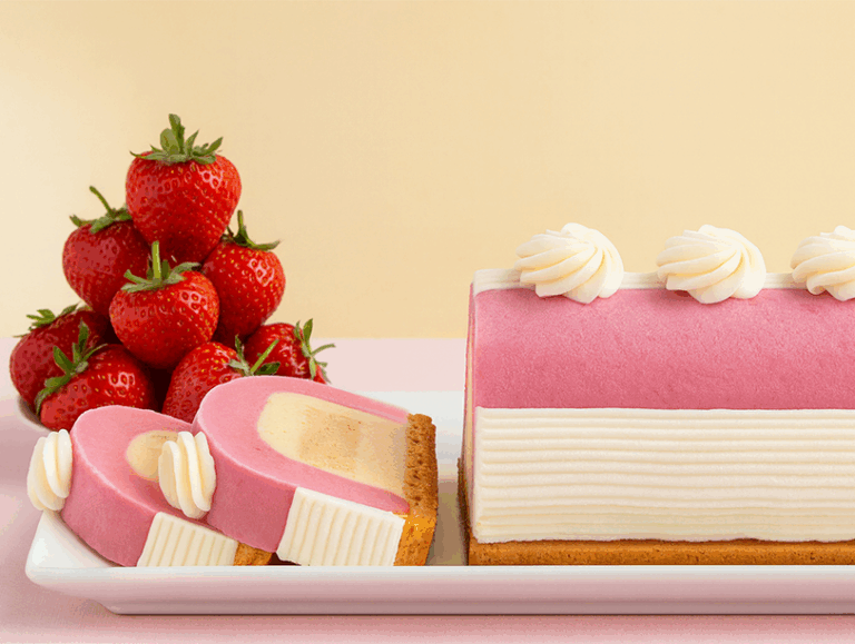 Vintage recipe for strawberry ice cream log