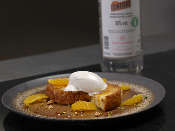 Brioche mousseline, appareil à pain perdu Cointreau, caramel orange, glace à la vanille Cointreau